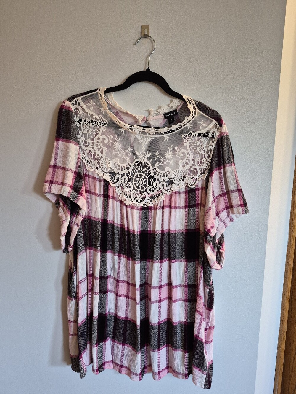 Torrid Plus Size Plaid Printed Blouse With Lace Insert Neckline Size 4X